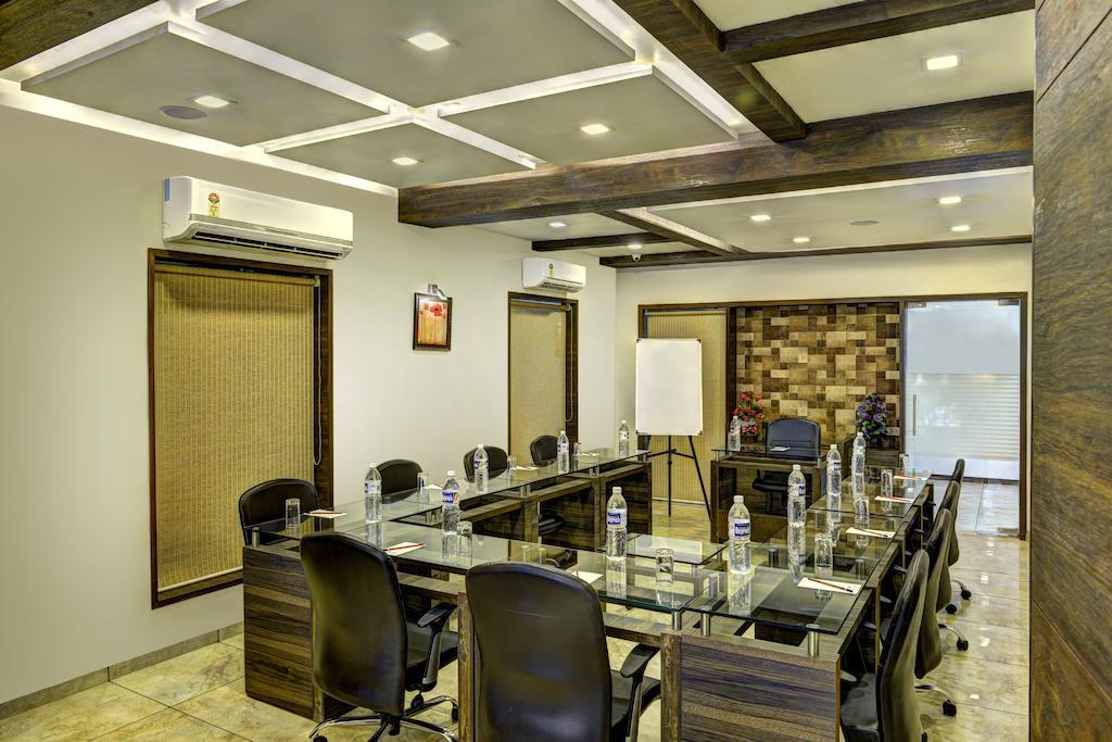 Hotel Aaram Orchard Ahmedabad Exterior photo