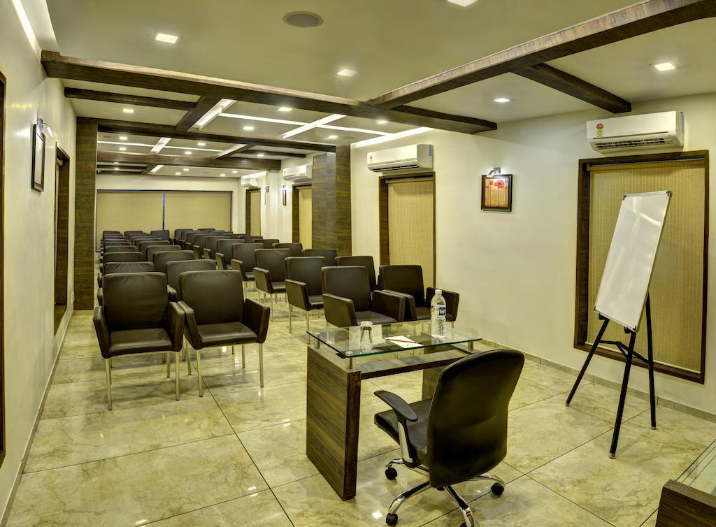 Hotel Aaram Orchard Ahmedabad Exterior photo